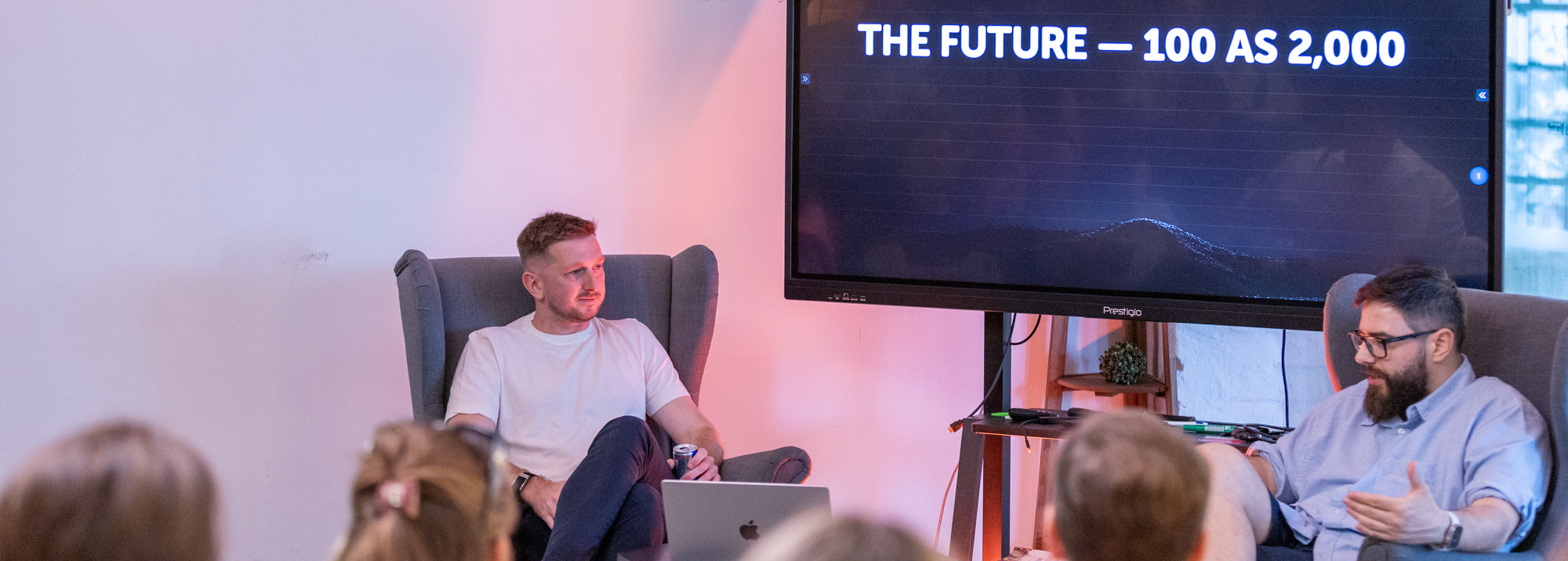 Slajd „The Future — 100 as 2,000“ tokom razgovora sa Vidorom.