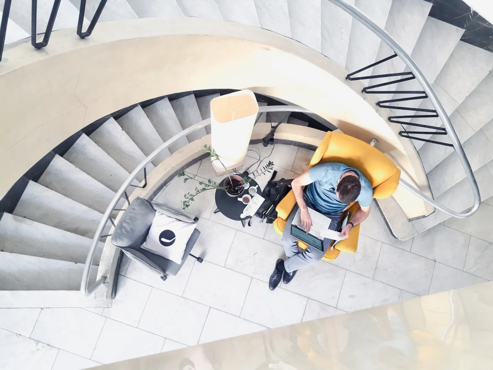 Spiralno stepenište — pogled odozgo